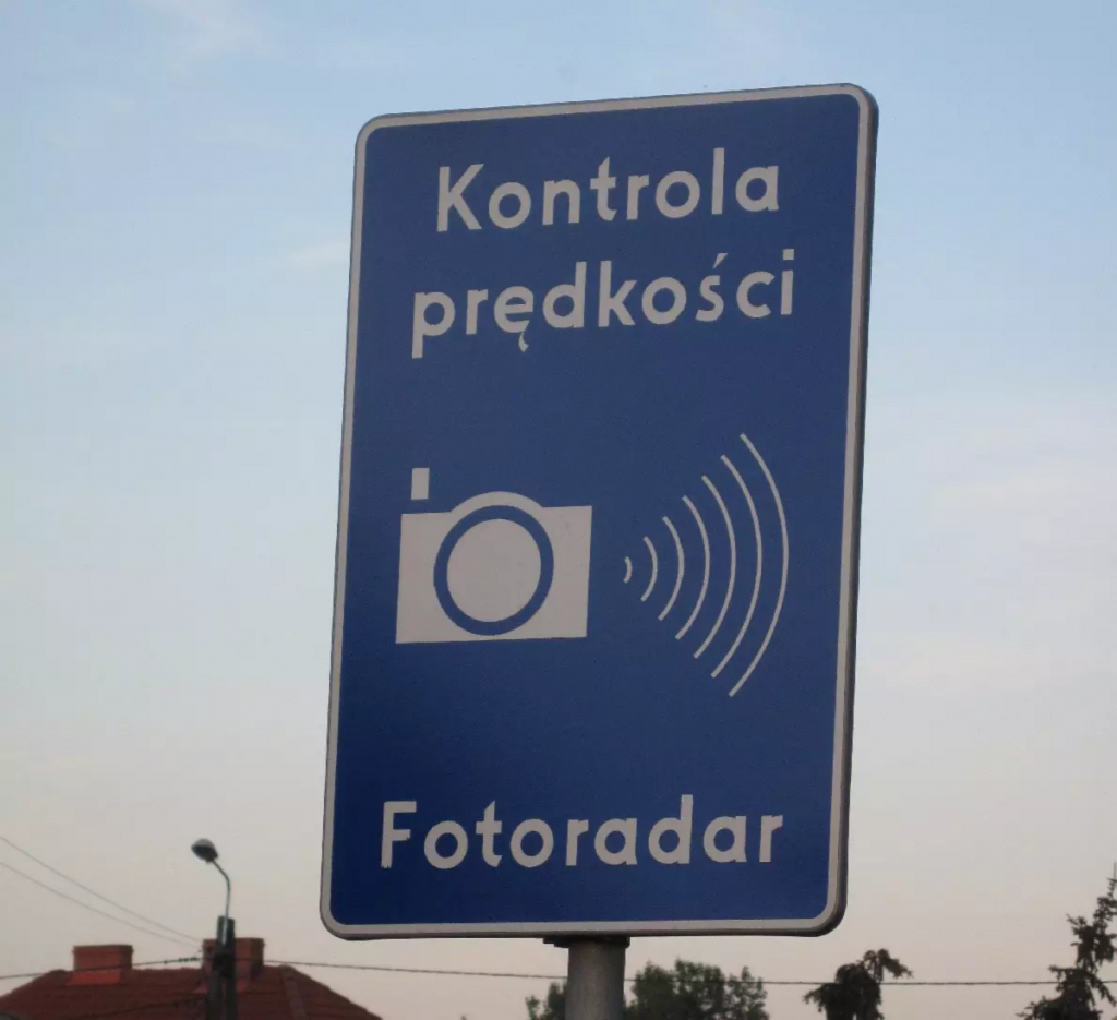 nowy-trik-na-unikanie-fotoradarow:-jak-kierowcy-probuja-obejsc-przepisy?