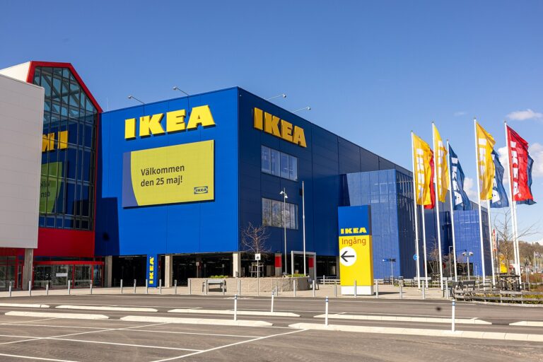 1619px IKEA Shopping centre Sweden