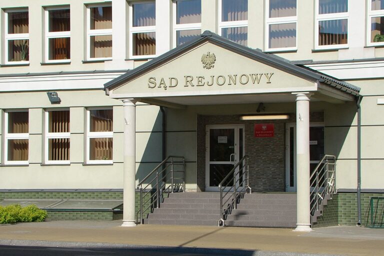 Śmierć 6-latka na przejściu w Warszawie. Obaj kierowcy usłyszeli zarzuty 1080px Bilgoraj Sad Rejonowy 03 DSC00426 v1