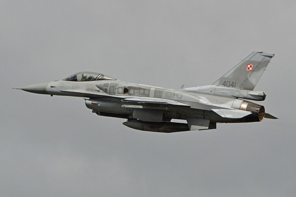 1080px General Dynamics F 16C 4041