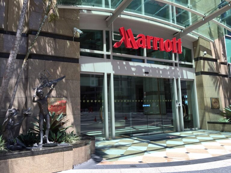 Brisbane Marriott Hotel Entrance scaled 1