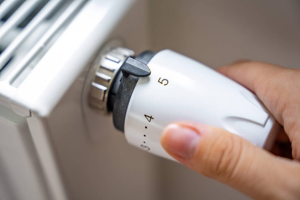 15 grudnia to granica. Stracisz 1750 zł na bon ciepłowniczy, rachunki uderzą mocniej GrzejnikOgrzewanie