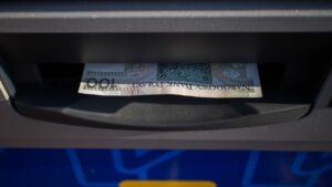 bankomat pieniadze 155ccde0e4