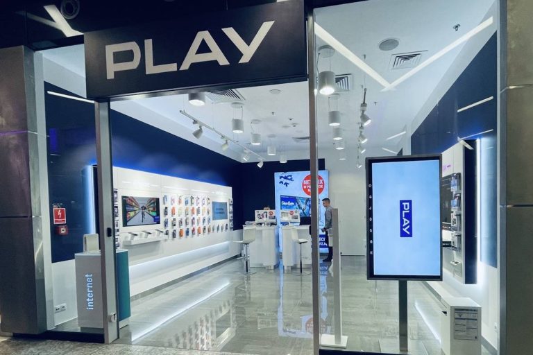 Play z poważną awarią. Nie działa internet, telewizja i telefon w całej Polsce Play