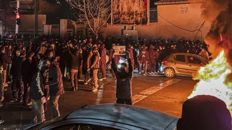 Iran pogrążony w kryzysie: media mówią nawet o 20 tys. ofiar protestów Iran protest